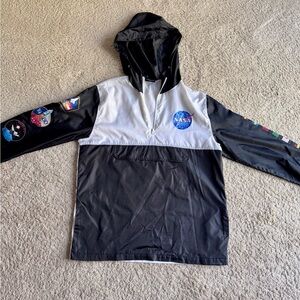 Mens Chemistry Xl Black and White NASA Windbreaker Pullover Gently Used.